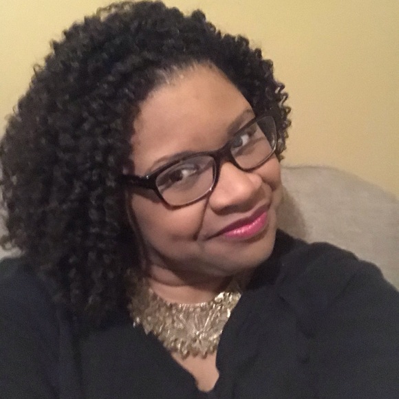 Meet your Posher, Danielle - Picture 6 of 7